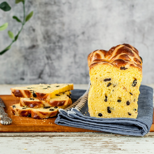 🥯 Easter Saffron Hot Buns with Raisins